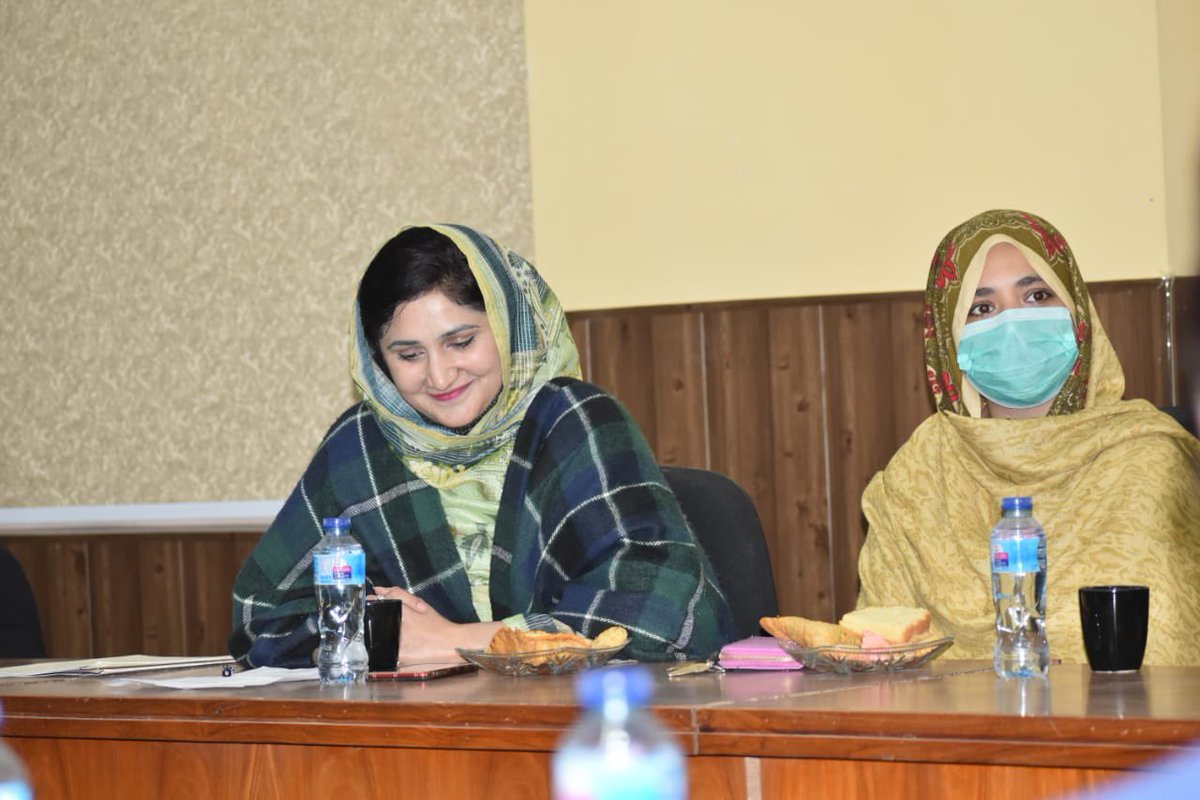 DrLalKhanKakar's tweet photo. پاکستان کی پہلی خواتین لائبریری ( کویٹہ )
علم کی روشنی ہی اصل روشنی ہے۔ شہدا8 اگست 2016 کے مشن کو #شہید_باز_محمد_کاکڑ_فاؤنڈیشن آگے بڑھانے میں اپنا کردار ادا کرتی رہے گی۔ 
#فاؤنڈیشن اور لیبر ڈیپارٹمنٹ کے درمیان باہمی یاداشت کے معاہدے پر دستخط کی تقریب گزشتہ روز ہوئی ! https://t.co/jIE6CaFQnD