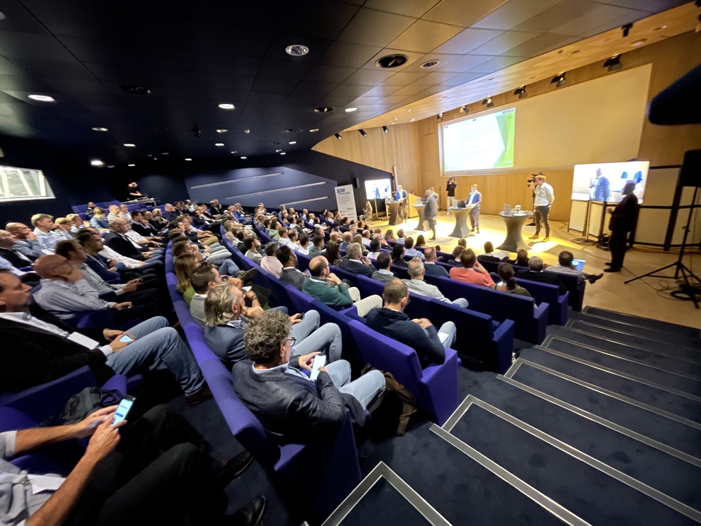 Donderdag 19 januari 2023 organiseren we bij Wageningen University het eerste BIMlink User Event voor onze gebruikers en partners. Tijdens het event behandelen we recente ontwikkelingen, tonen we diverse cases en delen we onze toekomstplannen. bimlink.nl/kom-naar-het-b…