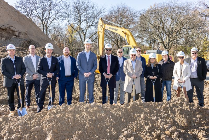 NewsByRENJ's tweet photo. From The Briefing: 12-08-22:
@TulfraRealty #breaksground on #RochellePark apartments

https://t.co/4Hfu2Ytm3Y

@JLL 
@ProvidentBank 
#NewJersey #NJ #TheDailyBriefing #NJcommercialrealestate #newjerseyrealestate #RealEstateNJ #news #CRE #NJCRE #RENJ #TheDelford https://t.co/XUiu5tVEvX