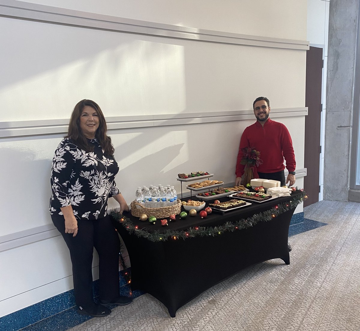 ElementTampaFL's tweet photo. Thanks for stopping by today to celebrate #NationalBrownieDay with us!
#lovewhereyoulive #LiveElement #Holidays2022 #Brownies #Treats #LuxuryRentals #Tampa #WeLoveOurResidents https://t.co/HDLXZFVZkc