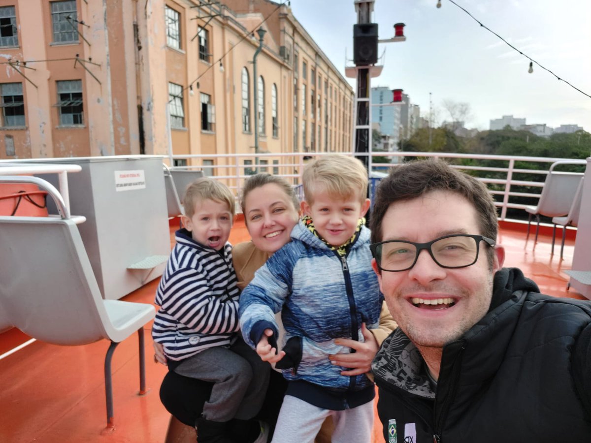 LeanScheduling's tweet image. Meet João Thiesen! 

Joao is the newest member of the @ATS_Int team, joining LSI earlier this year as a #projectengineer. From Brazil, João has spent many years implementing #productionschedulingsoftware. 

João, along with his wife &amp;amp; 2sons, have a dog, a cat, and 2 guinea pigs!