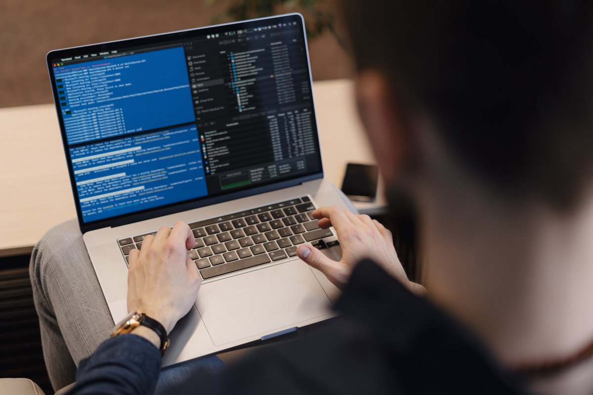 CICESE_UT3's tweet photo. ¿Cómo hacer que los #agentes de #software tengan un #aprendizaje por #refuerzo más rápido y más seguro? 🤔👩‍💻

Conoce el nuevo #proyecto del Dr. Ansel Rodríguez González 👨‍💻 financiado por el #CONACyT 👉 https://t.co/LY82X5R9v9 👏🤓 https://t.co/2dNrhMyLx8