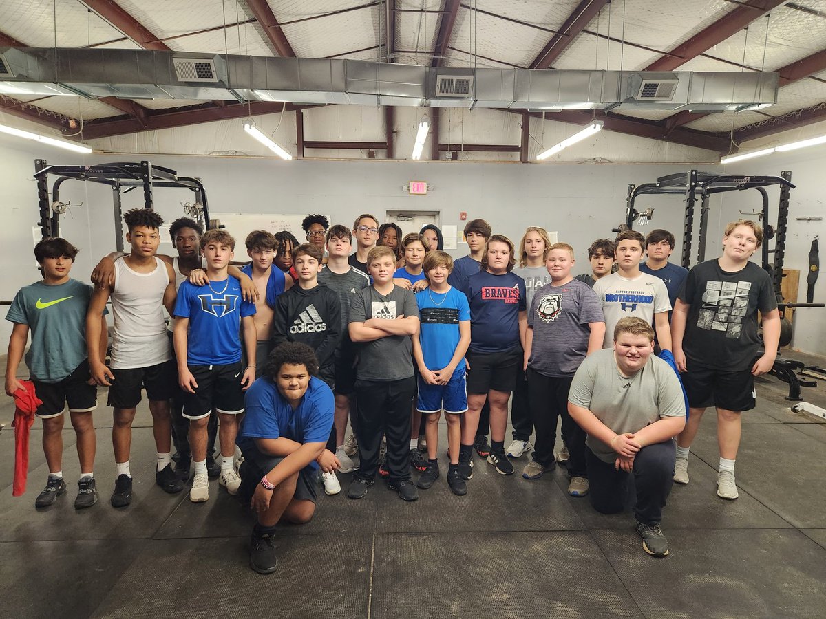 Hatton_FTBall's tweet photo. 8th grade @hattonhigh Power Clean Maxes today. Over a 6-week cycle this group collectively went up 500+ lbs!!! Future is bright https://t.co/aZTlGiJGrQ