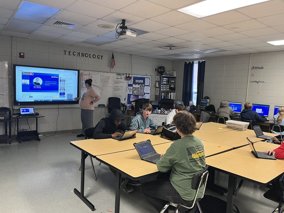 AmyLyons_AMSTI's tweet photo. Using https://t.co/R91gBu8Cjo to code soccer teams with Mrs. Frye’s classes at Hatton HS. Kids are having a blast. Happy Computer Science Ed. Week everyone. @AMSTI4all @AMSTI_Athens @LCSMoves @gotynker #AMSTICS4ALL   #CSEdWeek https://t.co/Z3eQSjdQNu