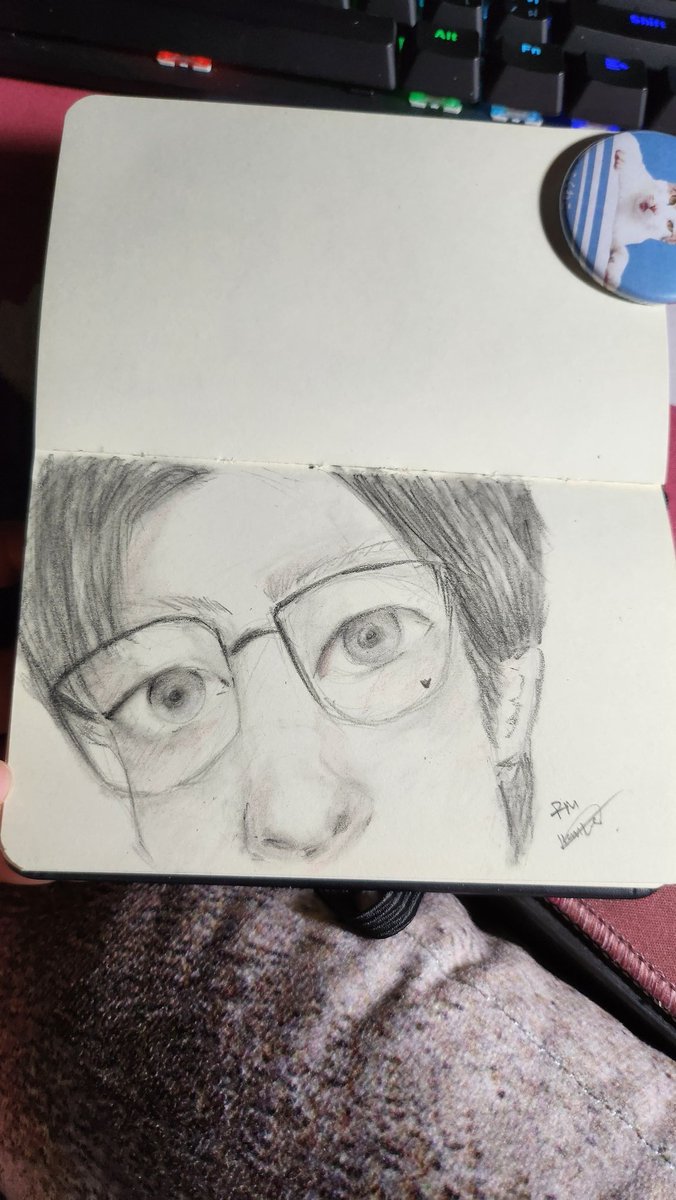 1kmiles995's tweet photo. #bts
#RM #btsfanart #StillLife𓊲 #artworkอาร์มี่ #NAMJOON #IndigoByRM #IndigoOutNow #artof1kmiles #drawing #sketching https://t.co/B2bn0Gy3TG