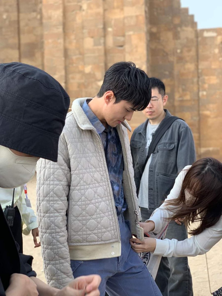 ReemSehunaa's tweet photo. We contacted a person who was with Sehun in Egypt, and he gave us these photos. He said that Sehun is a very quiet person, very shy, very respectful,Very professional,and made it easy for them to finish the photo shoot. eunwo was very supportive of him to overcome his shyness 😭 https://t.co/kd4u8jkT2f