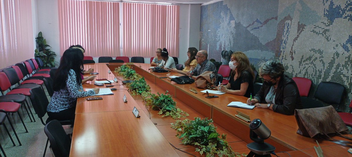 CubaMES's tweet photo. Conferencia de prensa sobre "La internacionalización de la educación superior,retos y perspectivas, presidida por la Viceministra @MiriamAlpizar1 , la Directora de Relaciones Internacionales,  @maruchyvp y la Jefa del Departamento de Asuntos Multilaterales,  @Maiky_DIAZPEREZ https://t.co/38BgWmShW8