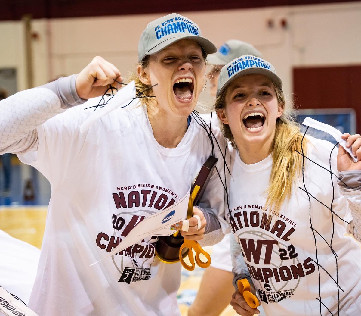 𝘵𝘩𝘪𝘴 𝘧𝘦𝘦𝘭𝘪𝘯𝘨 𝘸𝘪𝘭𝘭 𝘯𝘦𝘷𝘦𝘳 𝘨𝘦𝘵 𝘰𝘭𝘥..

#tbt #BuffNation #Allin #Give