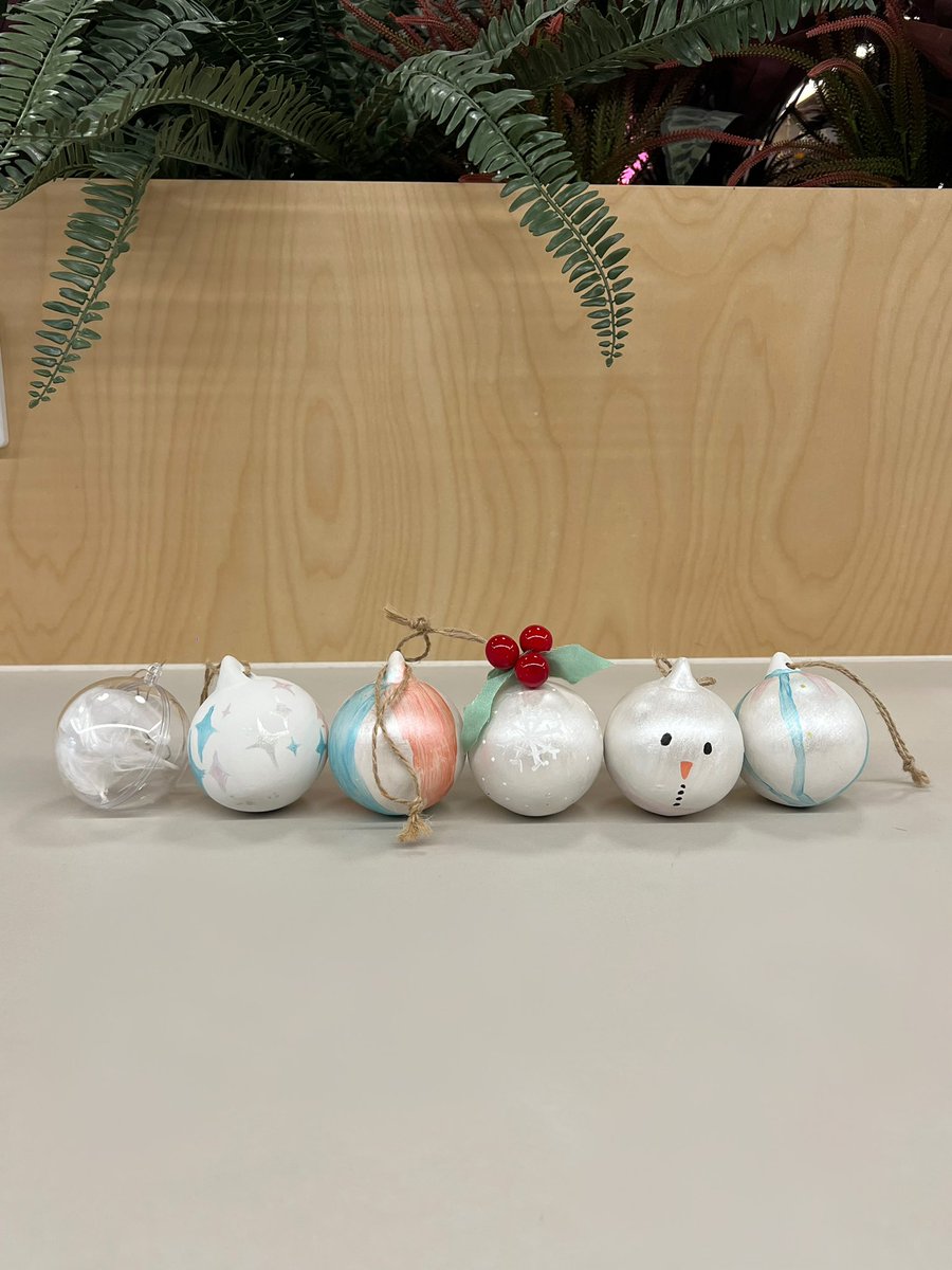 socialhit's tweet photo. 'Tis the season..🎄🔔 

Today the team got creative and painted their own Christmas Baubles!

Who's your favourite?❄️ 

#christmas #teambuilding #baubles #christmasdecorations https://t.co/8lIeFUifUN