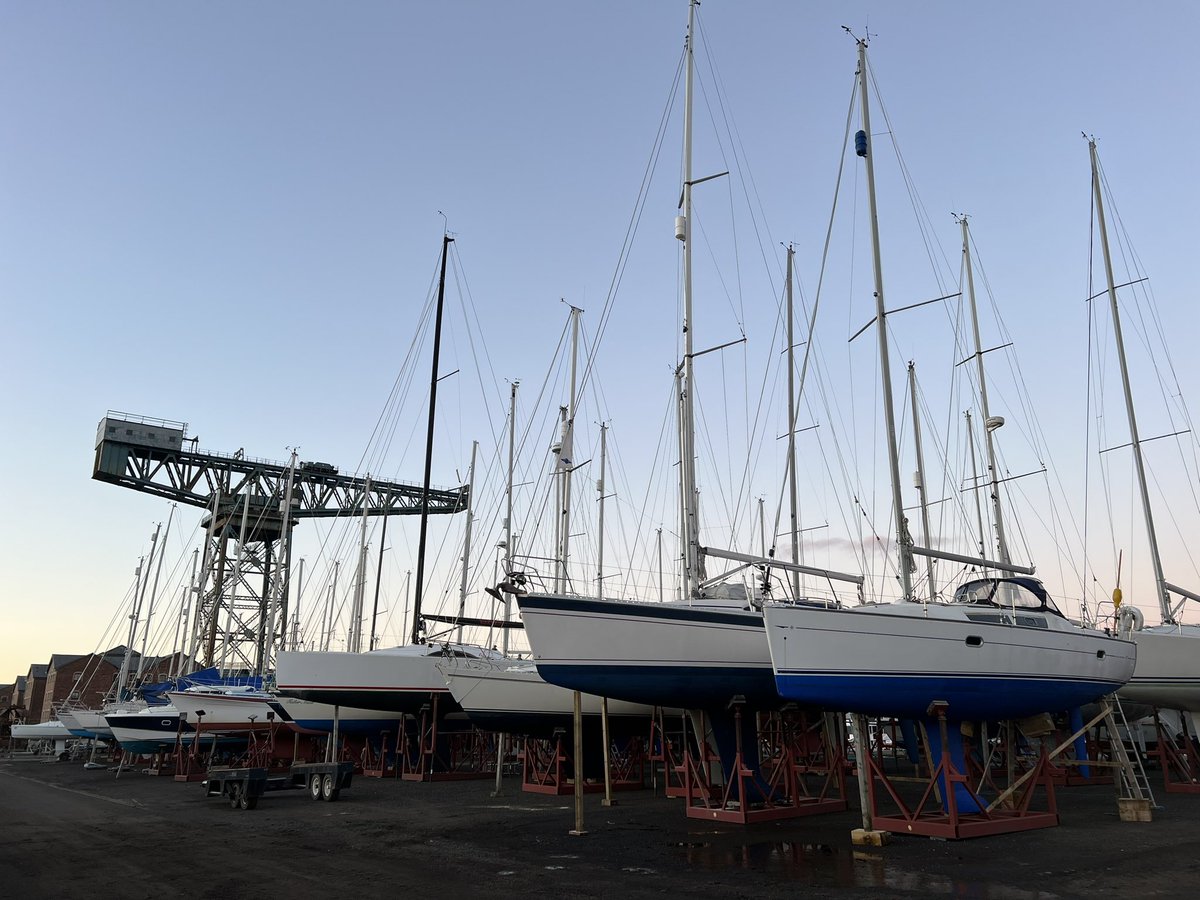 jwdmarina's tweet photo. We do like a full boatyard. Time for the boatyard team to take a breather! #boatyardlife ⛵️⚓️🪝👍👍 https://t.co/vDm87ZO9x2