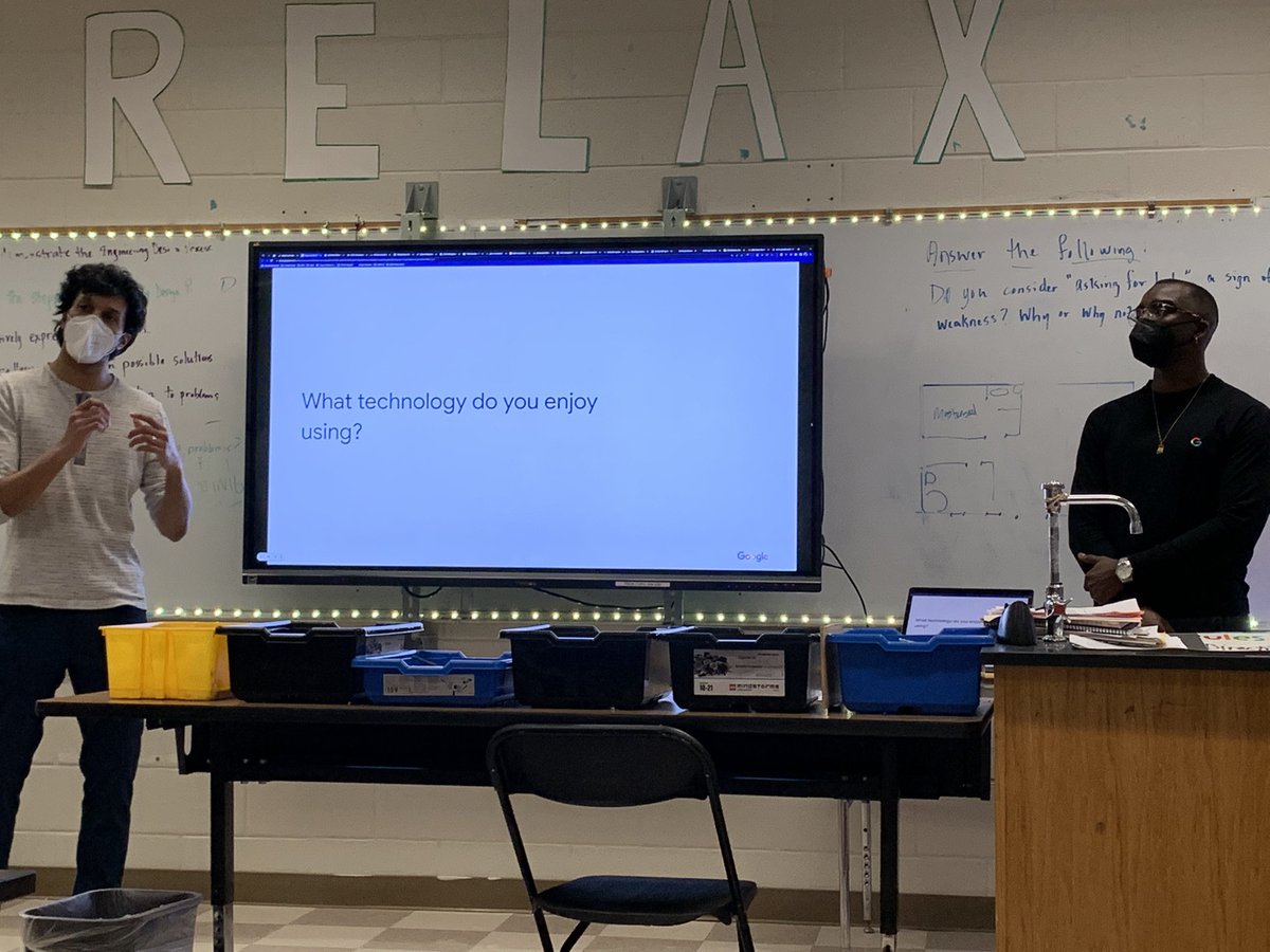 ydcp's tweet photo. On the 4th day of CS Ed Week, the students gave me— great information and questions on what current and future tech trends can be.  Best quotes -“your words have power” and “your social media is an extension of you.” Thanks to @KaporCenter  @Google @PBS_Atlanta https://t.co/7aF39kNVPU