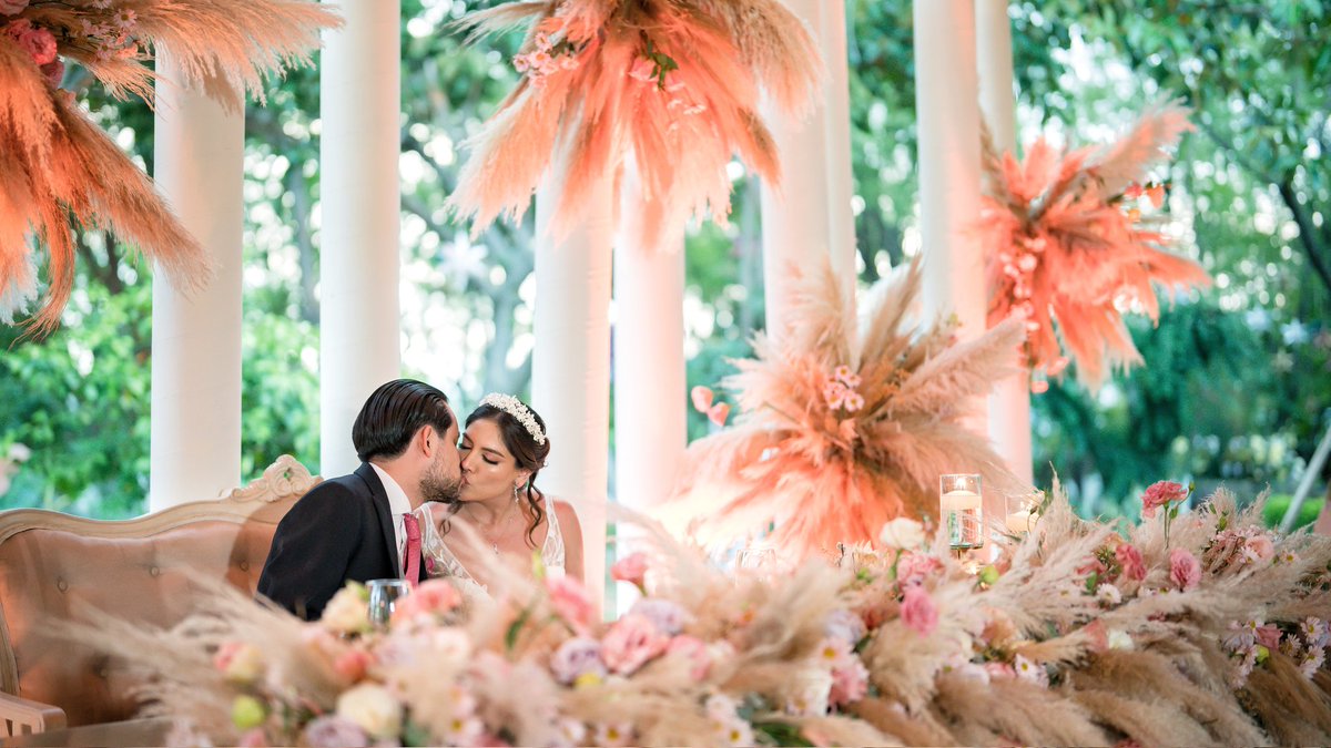 enigmatino's tweet photo. Lo mejor de la vida es amarte ❤️❤️
▪
👰🏽🤵🏽 @fernandamau &amp; @felipegrincon
📋 @marianavez_planner
💄 @yayomaquillista
🎥 @danielmatusdm
📷 @enigmatino_fotografia &amp; @emanuelcastetellanos
 #novias  #novios #oaxaca 
#oaxacawedding #wedding   
#weddings
#boda  #bodas2022  #bodasoaxaca https://t.co/T2DtchJJ9P