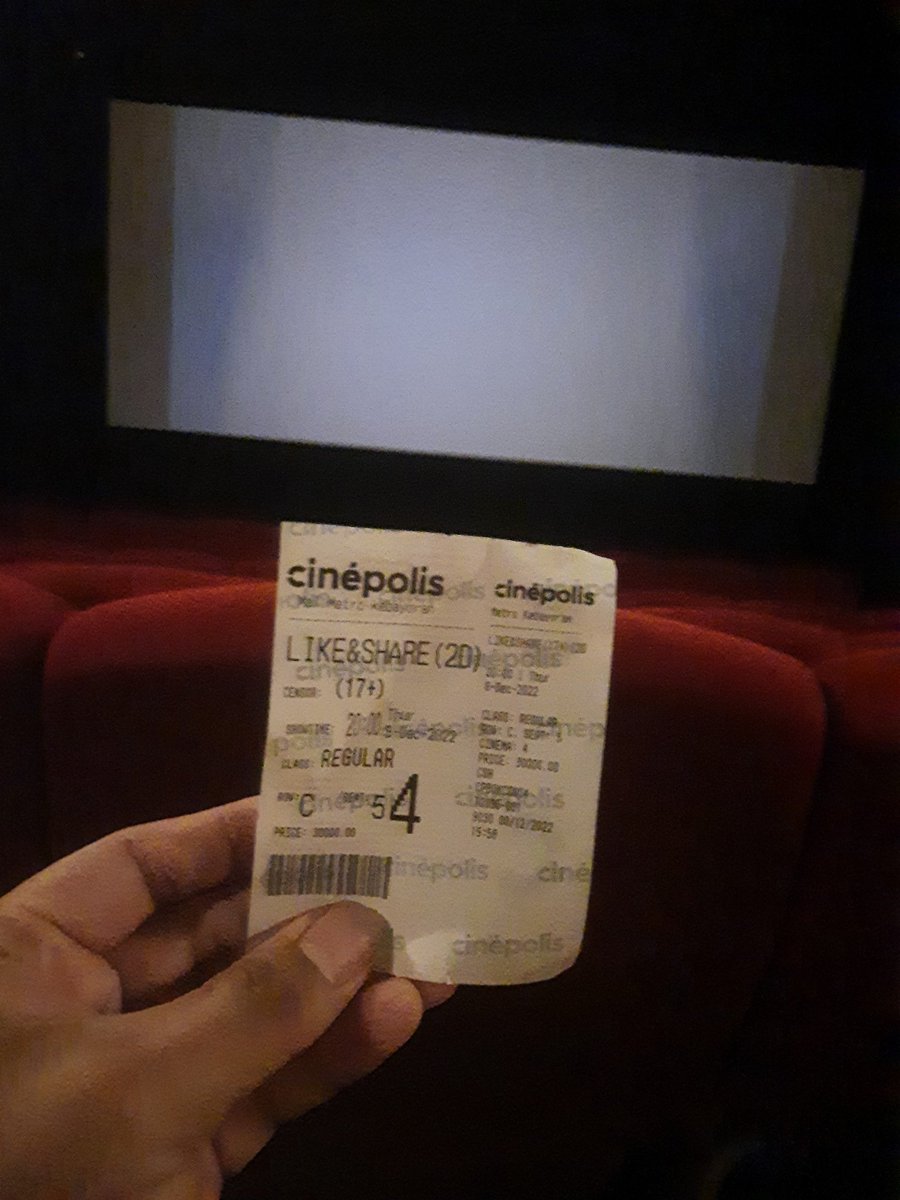 Film Like &amp; Share salah 1 penutupan akhir bulan yang sangat Apikk seriuss banyak makna yg bisa diambil dalam Film ini dijamin kita lebih sayang sama keluarga,teman dan menghargai cewe yg pastinya setelah Liat Film ini , Tjakep
