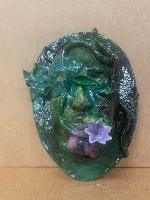 Three girls reinterpret "Greenman" to Greengirl"
Studio art