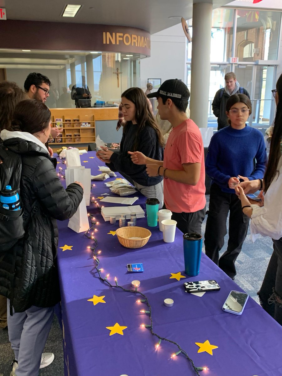 Life at Loras tweet media