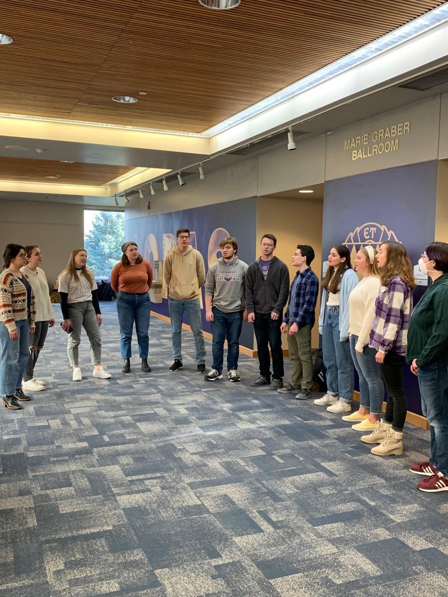 Life at Loras tweet media