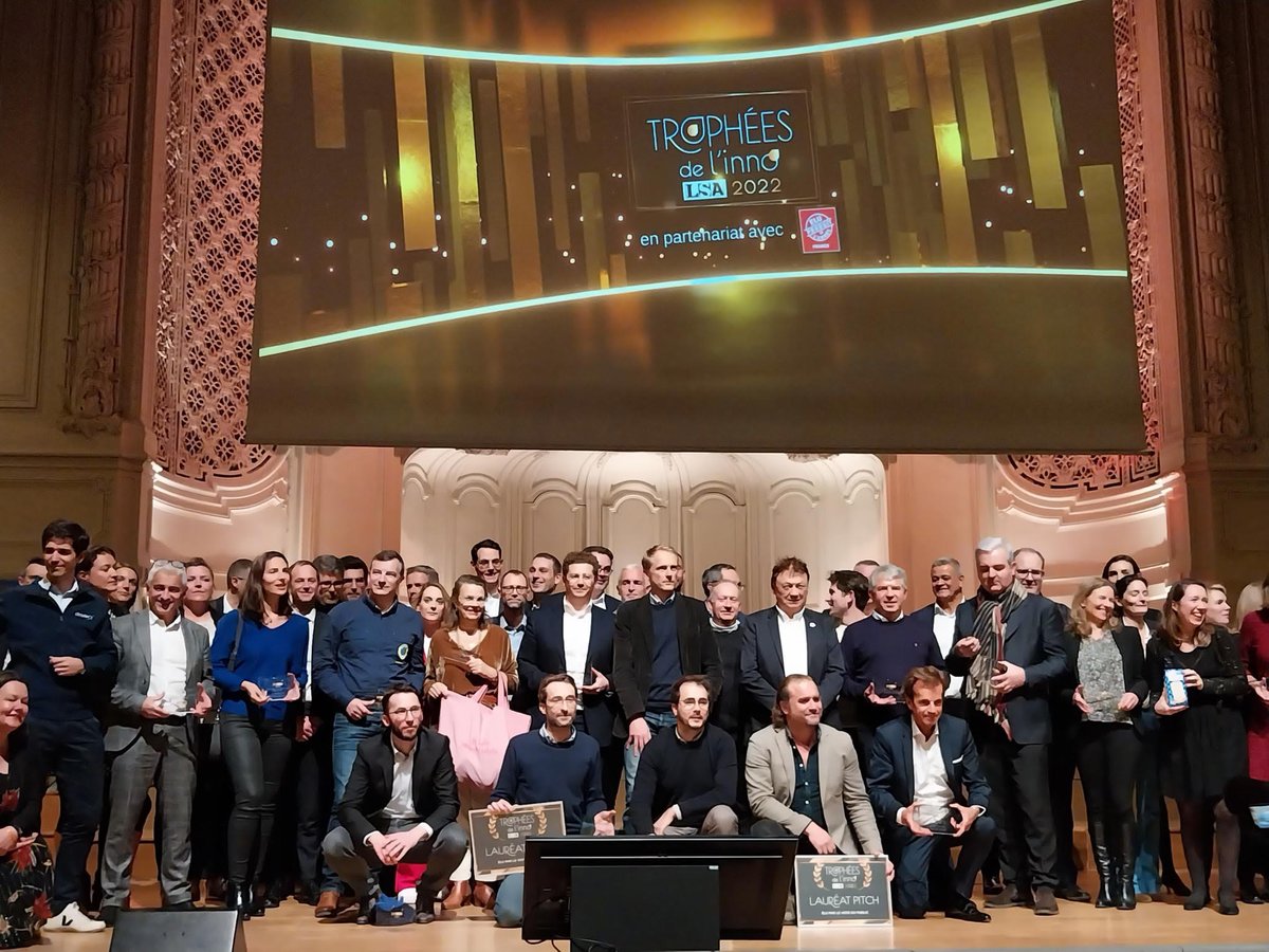intermarche's tweet photo. L'initiative leur a tapé dans l'œil ! Notre partenariat avec la start-up #Symoptic qui vise à parer aux déserts ophtalmologiques, a reçu le trophée de l’innovation @EventsLSA ! 🏆 
#LSAinno https://t.co/xsm3QPUrtd
