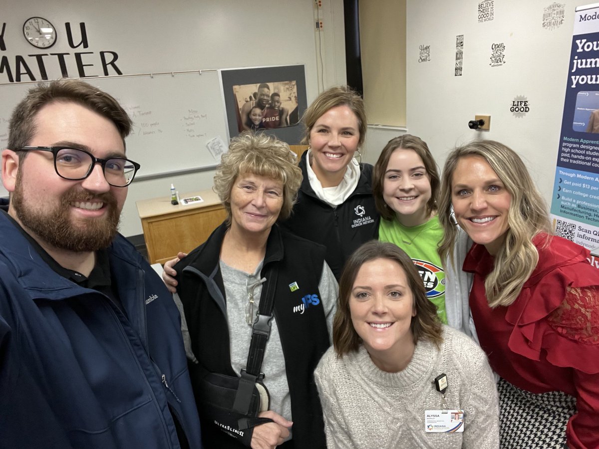 kathPEHealth23's tweet photo. Had a great day working with ⁦@DonateLifeIN⁩ and ⁦@INDonorNetwork⁩ on an exciting project with ⁦@IPSSchools⁩ ⁦@DrWarrenMorgan⁩ ⁦@ms_siefert⁩ https://t.co/tBWBcxF6ak