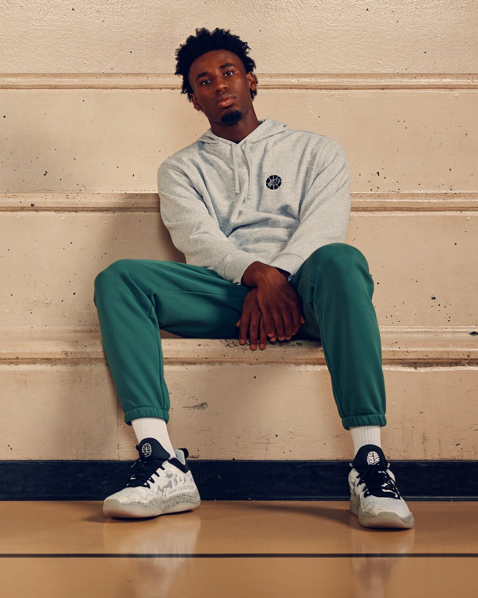newbalancehoops's tweet photo. Wired different.

TWO WXY v3 ‘Essentials’ available globally on 12/16. https://t.co/fS0y3fp7Em