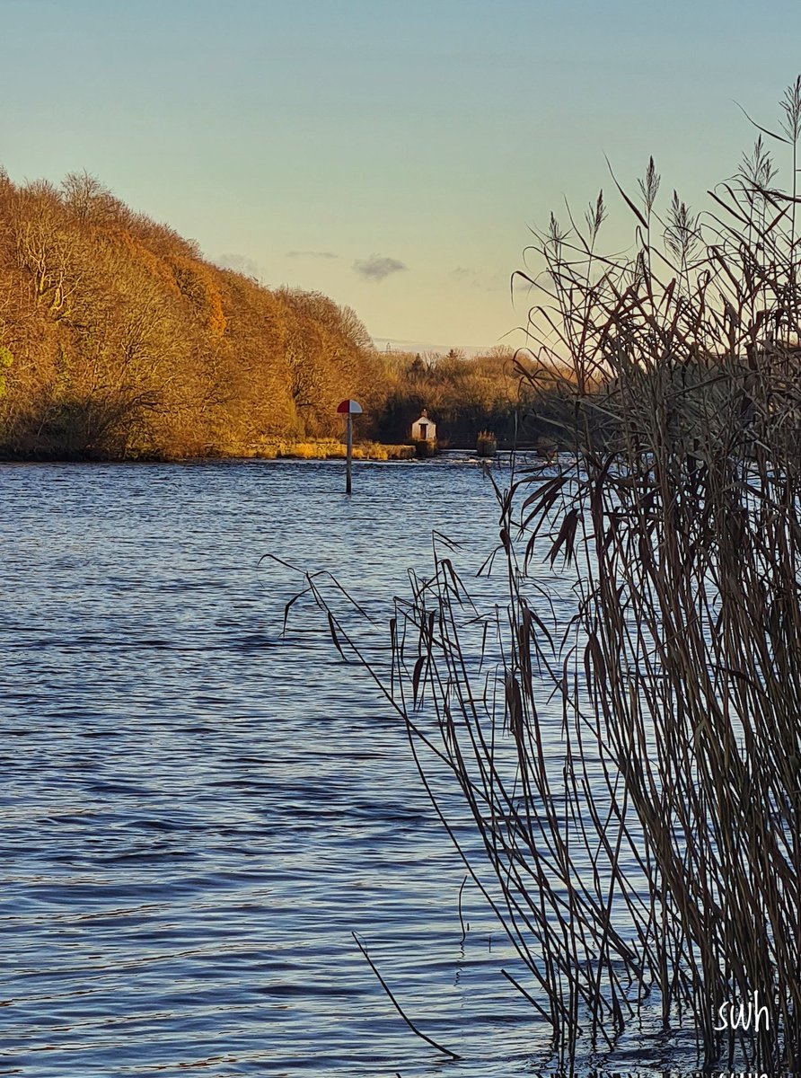 sam_hanna2112's tweet photo. Winter afternoon  - looking up the #Bann towards the #Cutts #Castleroe. Great afternoon for a #walk @wearetrekni @bbcniweather @WeatherCee @barrabest @VisitCauseway @angie_weather @Louise_utv @lindahughesmet @deric_tv @WeatherAisling @LoveBallymena https://t.co/DnssfwxvZD