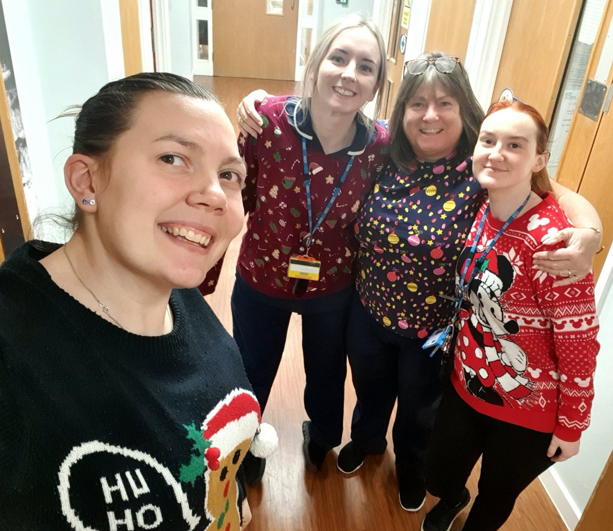Sylvieface's tweet photo. More festivities on Cedars ward
Christmas Jumper day!
#ChristmasJumperDay
#teamcedars #penninecarepeople @lazenbury88 @PennineCareNHS https://t.co/6rUPwU8E1W
