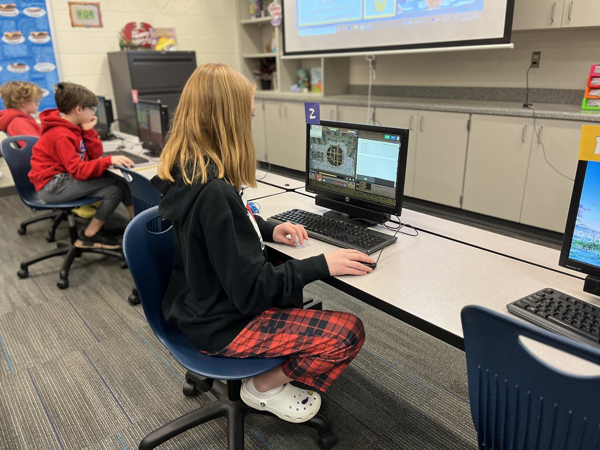 ComputersMp's tweet photo. #hourofcode is underway at @MPTimberwolves! I just love seeing their minds at work while having fun! @ClaOlathe #mpconfident #OPSfortheirfuture @olatheschools https://t.co/OQuYepPhlI