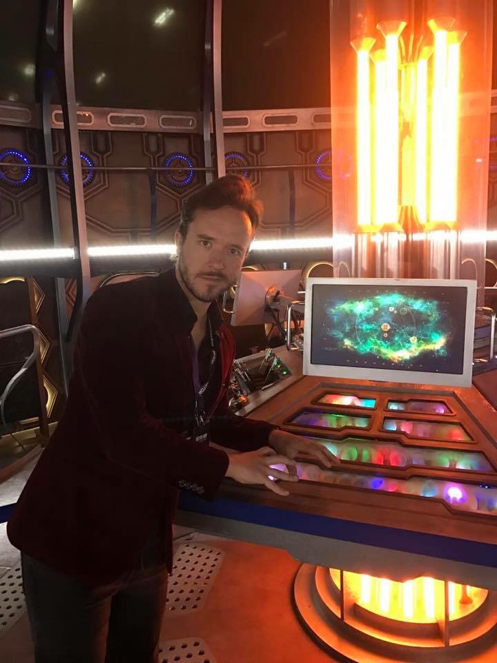 mrrobertbrendan's tweet photo. All of this drama over a Console room leak… when we all know this one is easily the most beautiful. #doctorwho #petercapaldi #tardis #consoleroom #michaelpickwoad https://t.co/QONoYUKHBH