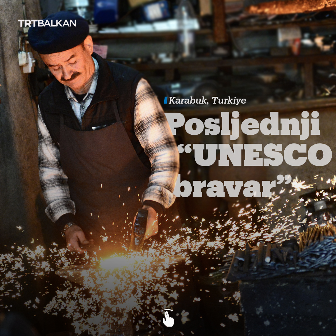 TRTBalkanBHSC's tweet photo. Posljednji bravarski majstor, 60-godišnji Huseyin Sahin Ozdemir, koji živi u okrugu Safranbolu u Karabuku, gradu upisanom na UNESCO-vu listu svjetske kulturne baštine, oživljava brave na vratima historijskih kuća već 44 godine.
#Turkiye #UNESCO #Safranbolu #bravar