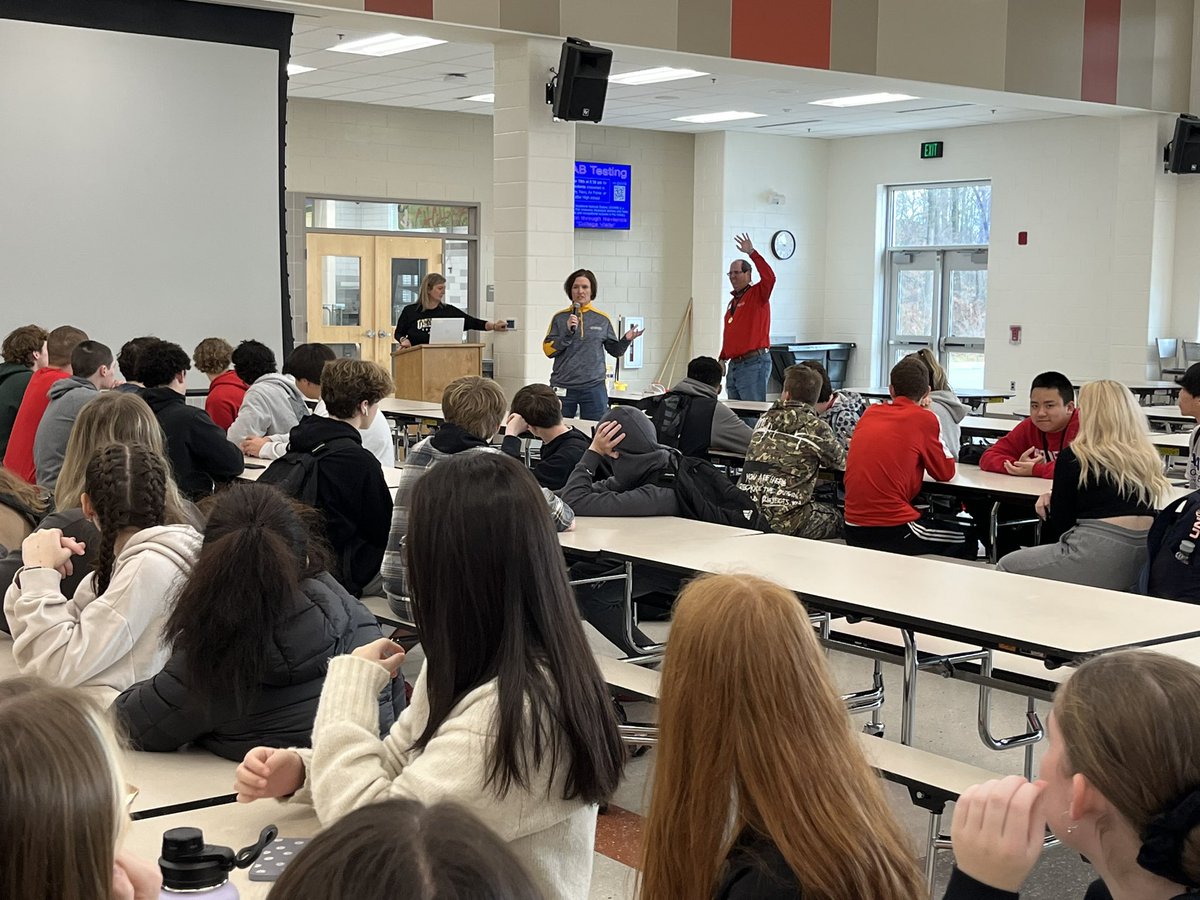 Special thanks to Adam Hayes (@SportsSODude) & Melissa Kelly (@MAKelly317) of @SpOlympicsMD for coming out to speak to @CroftonHigh students, @BestCrhs, @CrHS_ALC today! #WeAreBetterTogether #TogetherCardsFly #UnifiedChampion #WeAreCrHSUnified #TogetherCardsPlunge @MsLoweCrHS