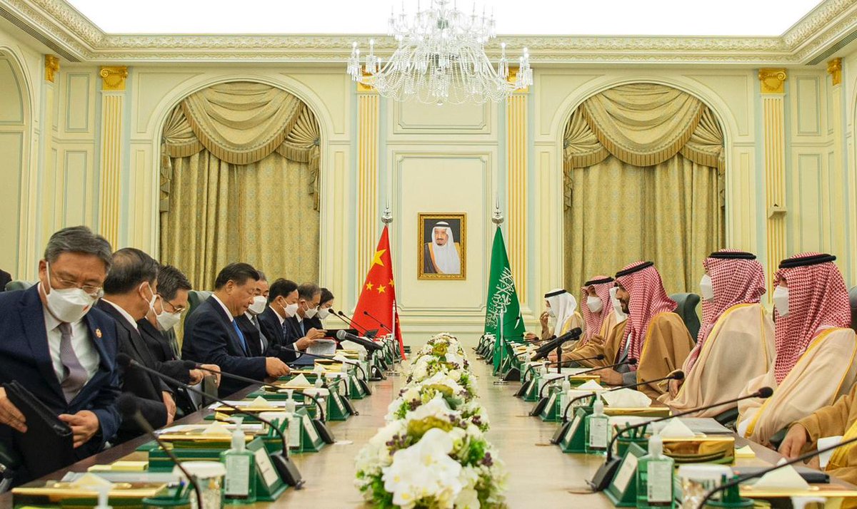 AlArabiya_KSA's tweet photo. ولي العهد السعودي الأمير #محمد_بن_سلمان  ورئيس ⁧#الصين⁩ يعقدان جلسة مباحثات رسمية.
⁧#الرئيس_الصيني_في_السعودية https://t.co/15F3ld6u4i