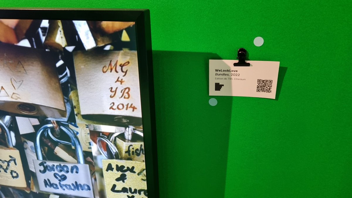 BnoiitC's tweet image. Now you can &quot;LIKE&quot; #OpenScreen artworks IRL at @NFTFactoryParis 
(Max 3 likes per visitor)