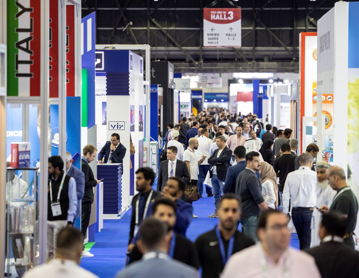 Musanadahfm's tweet photo. LIVE UPDATE: Busy day at #FMExpo &amp; @Big5Exhibition today, meeting with industry decision makers, discussing new staff training course options, as well as reviewing innovative #CAFM and digital transformation technology. 

Thanks #Big5Exhibition @SaudiMade 

#SaudiMade #Musanadah https://t.co/kssdKTDOv4