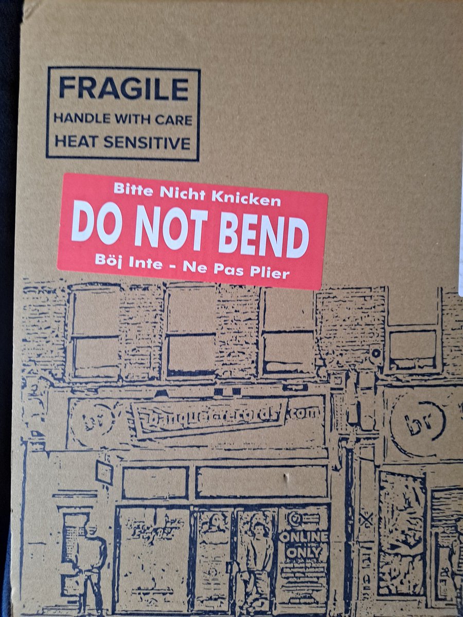 Gentleman_Punk's tweet photo. The Postie's been! #DoNotBend #Vinyl #Records #DoubleAlbum @BanquetRecords @gangofyouths #GoFartherInLightness https://t.co/herUq3XteM