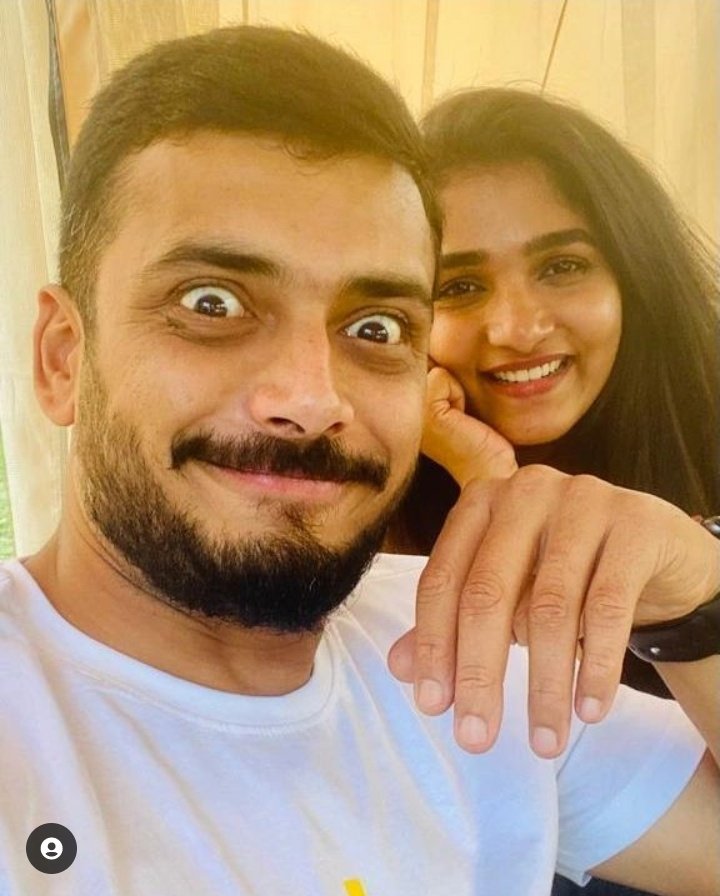 _Adhana_'s tweet photo. @aravindkp85 Happy birthday CHAMP
💛
Wishing you best of best things....
#Aravindkp
#Arviya
#Bbk8
#DivyaUruduga 
💛🖤
Very proud of our Fandoms...grt job ppl....❤️ https://t.co/uaiQj9mOSb