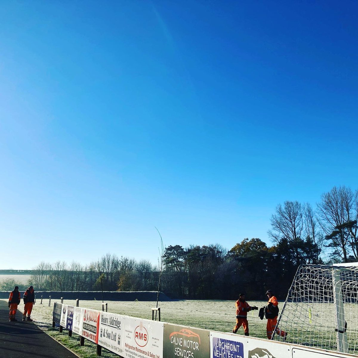 WiltsCountyFA's tweet photo. It’s a good day for planting trees! Thanks to @HillsWaste All Cannings Primary School, Devizes High School, Greening Devizes, @DevizesTC @iPROHydrate @charltonbaker @teamnanogreen #TheGoodGame #WiltshireFootball https://t.co/mHgUDQ45G2