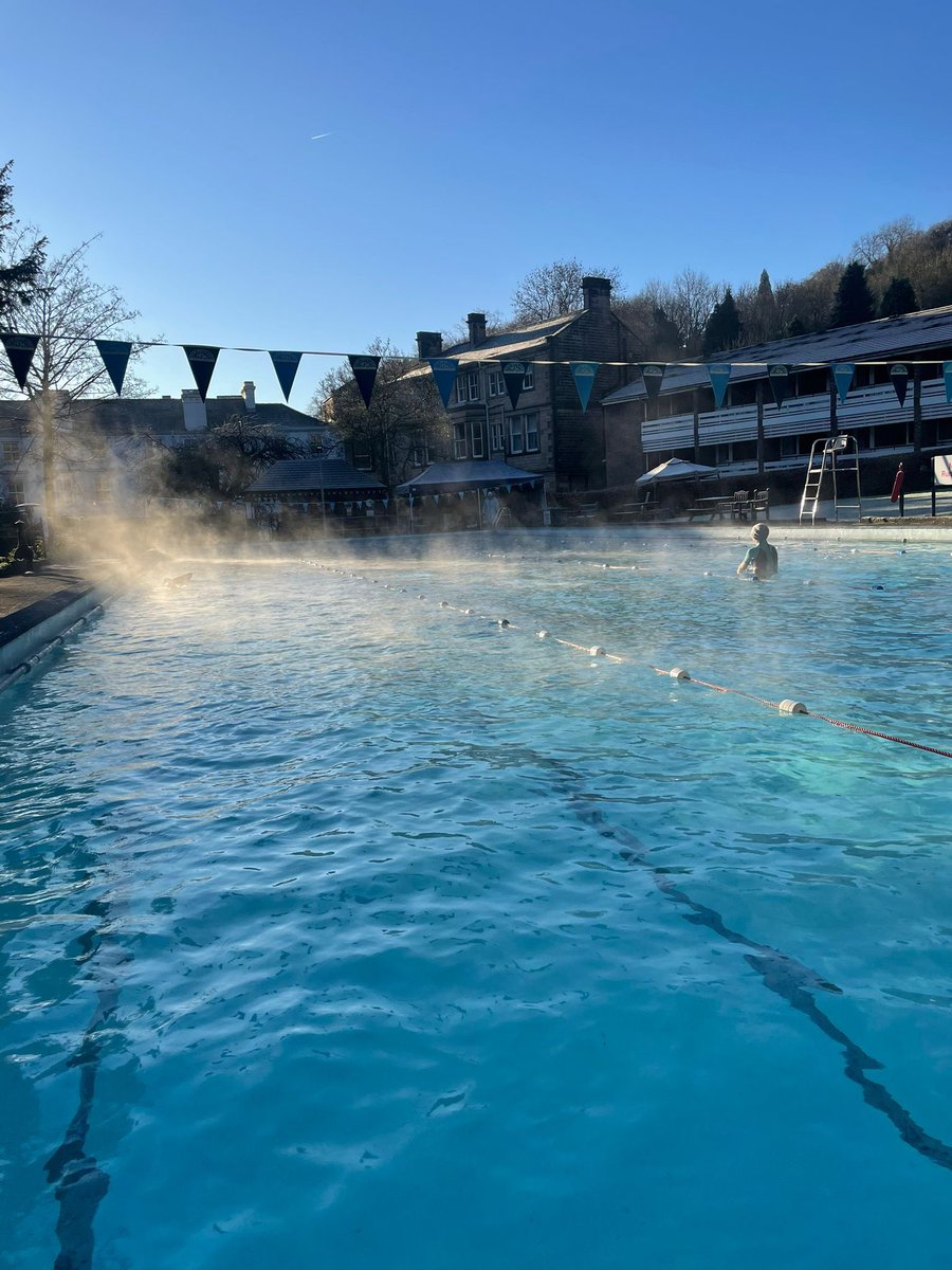 Pushed the limits today! Air temp -3, water temp 15.6 🥶. Definitely chilly but I loved it. Amazing start to the day. Warming up now! ☕️