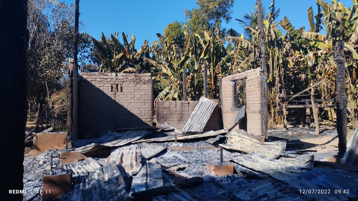 IrrawaddyNews's tweet photo. Junta soldiers from the military’s Light Infantry Battalion 361 and a pro-military militia burned down around 150 civilian houses—nearly half of all homes—in Eai Dine Village in Sagaing Region’s Kyun Hla Township on Tuesday, residents said. 
Full story: https://t.co/9hiicUwMv8 https://t.co/rDwpq853AE