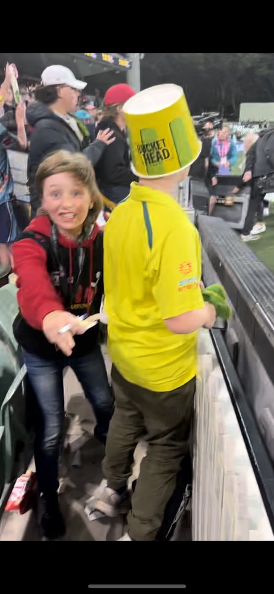 Simone Kain tweet media