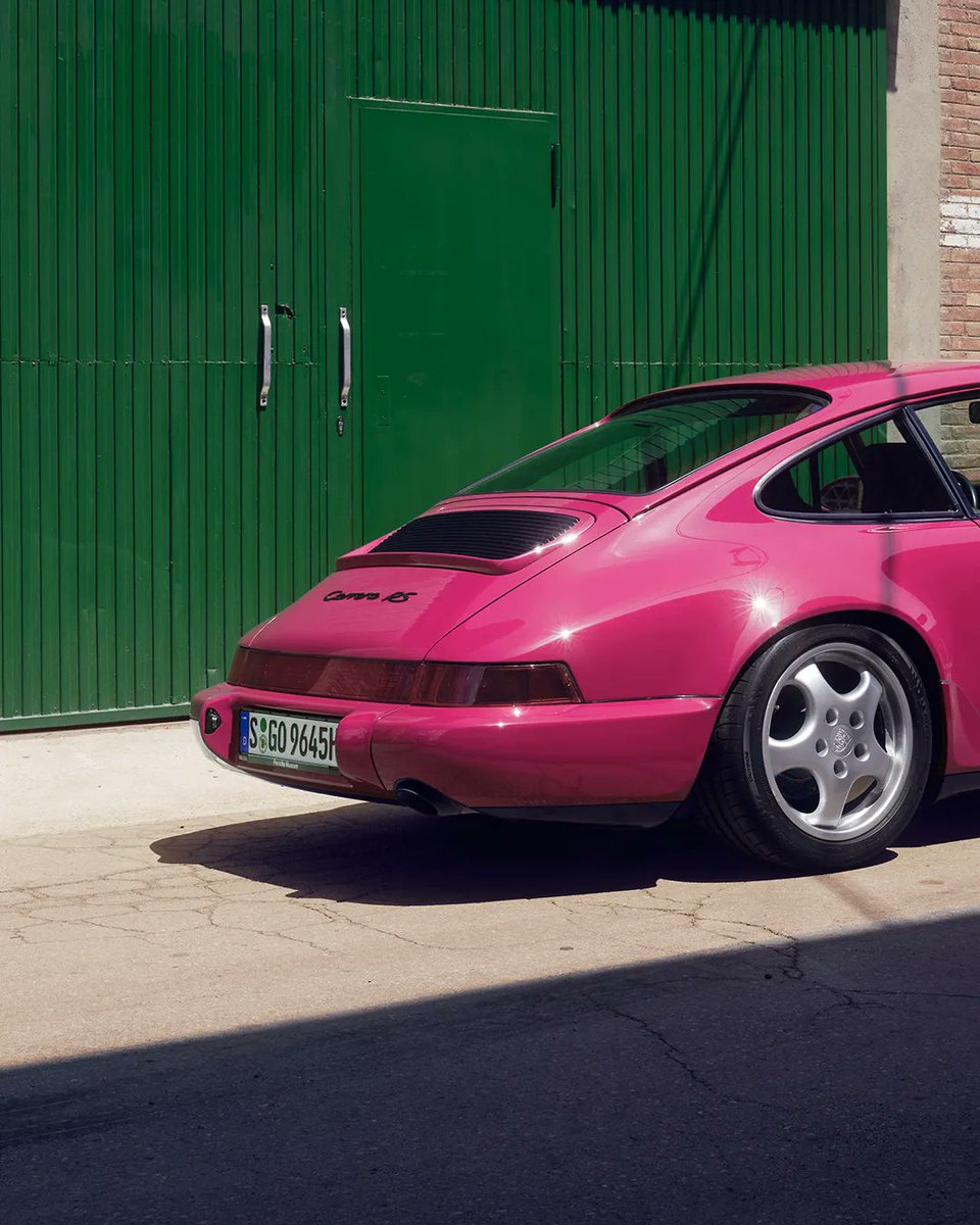 Porschenewcastl's tweet photo. Inspired to inspire. The new Porsche 718 Boxster Style Edition picks up on the
legendary Rubystar colour from the 1990s and reinterprets it with Ruby Star Neo.

#Sportmade #Porsche #PorscheRubyStarNeo #RubyStarNeo #718Boxster #PorscheStyleEdition https://t.co/ndbMViucpx