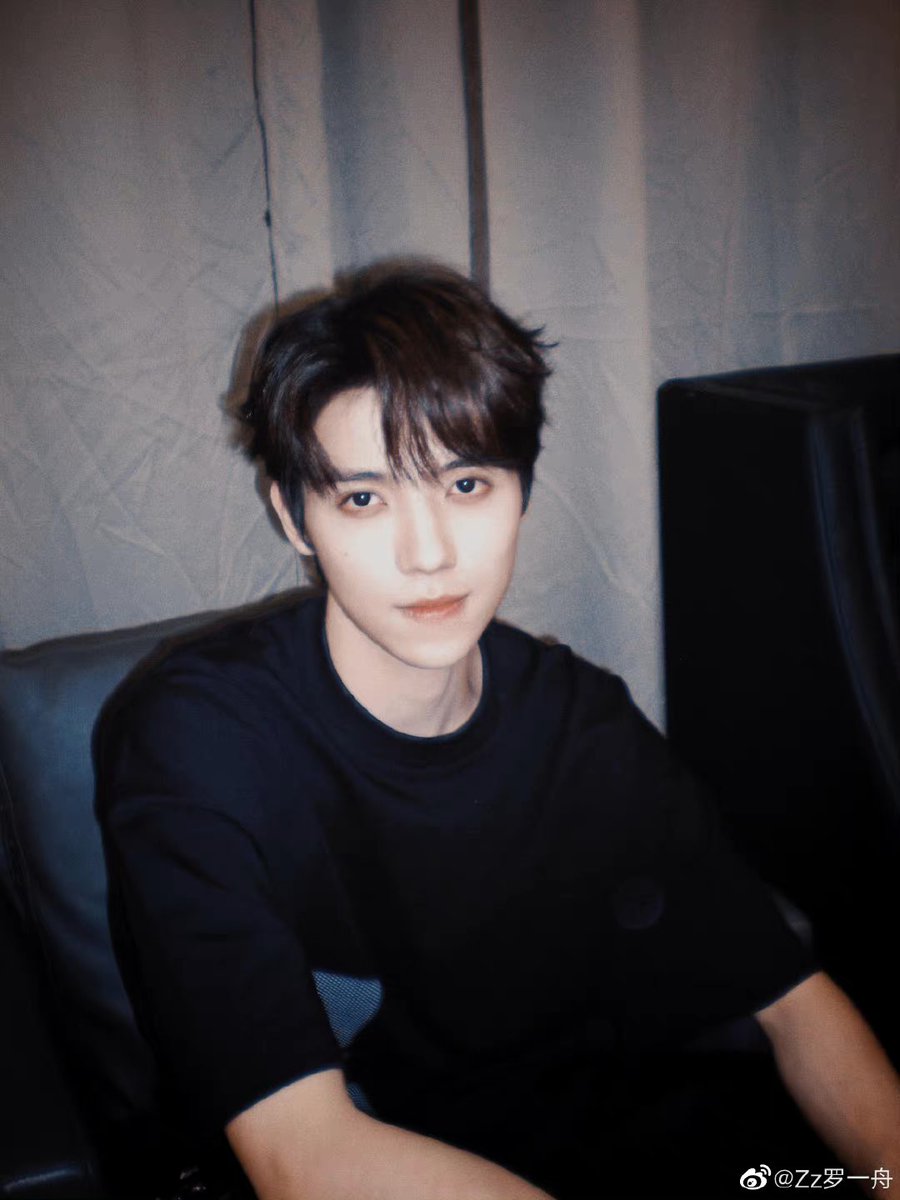 [💚] Weibo Update

My n GridChallenge 🖐️

#หลัวอีโจว 
#LuoYizhou 
#罗一舟