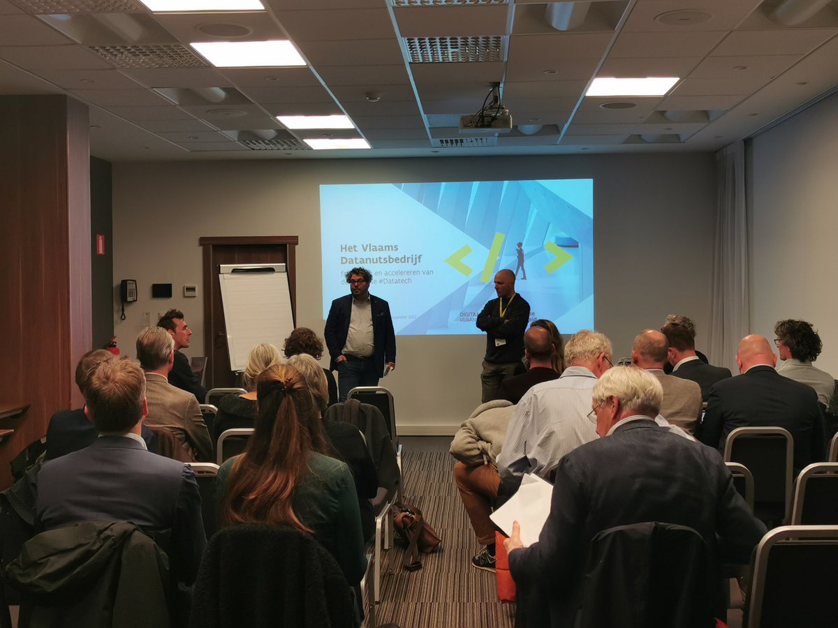 EvelineVlas's tweet photo. 🌪️ Vlaanderen bevindt zich vandaag, net zoals Nederland, in de "perfecte storm" om pionier te worden in #datatech volgens @Rafke @bjorndevidts

➡️ Gisteren wisselden we kennis en ervaringen uit met de Nederlandse collega's @openstandaarden over #VlaamsDatanutsbedrijf en #SolidLab https://t.co/YEPuEFOYMK