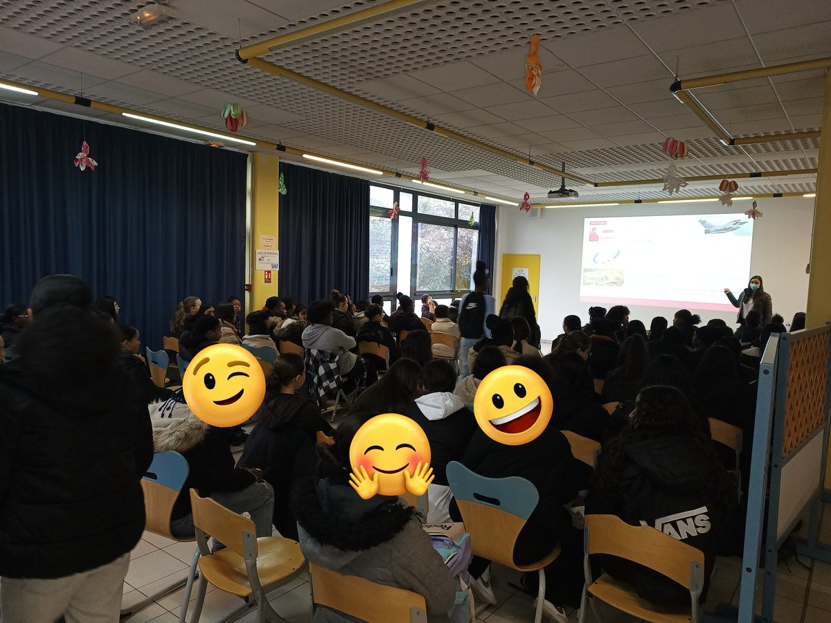 PriscilliaPDO's tweet photo. Aujourd'hui, je représentais @GRDF dans le cadre d' #Ellesbougentpourlorientation au collège Voltaire de @VilleSarcelles ! Promouvoir les métiers techniques et scientifiques auprès des collégiennes, échanger, répondre aux questions.. un vrai plaisir ! Merci pour tout 🤩 https://t.co/5dTk1tICvC