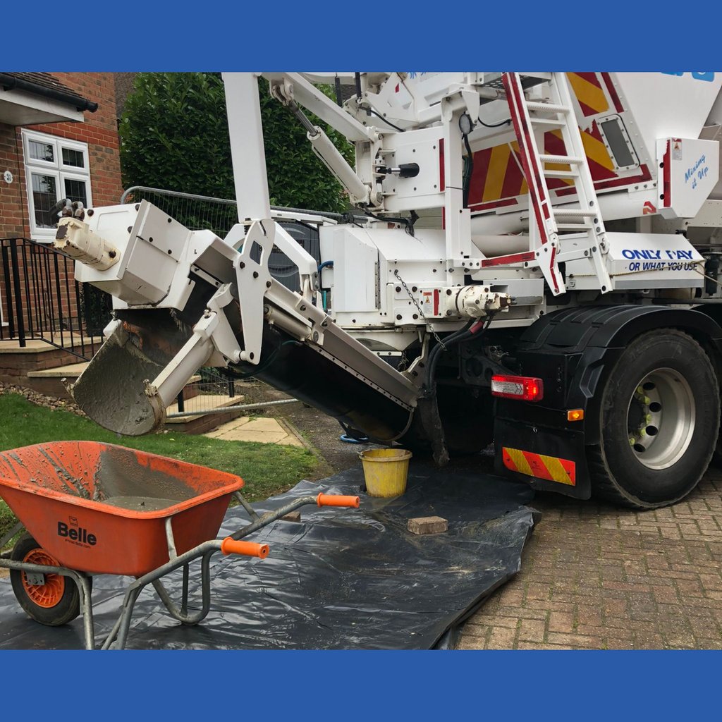mstrmixconcrete's tweet photo. Quick thinking client ramped up our delivery speed π at this domestic site in Watford!
#MastersOfTheMix #onthetools #construction #building https://t.co/zOwq0cSPOH