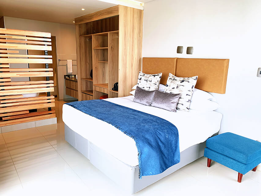 InnovativeZA's tweet photo. Newly renovated Luxury apartments at Blueberry Hill Hotel ▶️ https://t.co/dDxLW2BnwA
#localbusiness #roodepoort #johannesburg #sandton #overnightstay #accommodation #inroomdining #blueberrysunset #cocktail #tequilasunrise #pinacolada #finedining #sushilovers #sushi https://t.co/TXgCRlGN7T