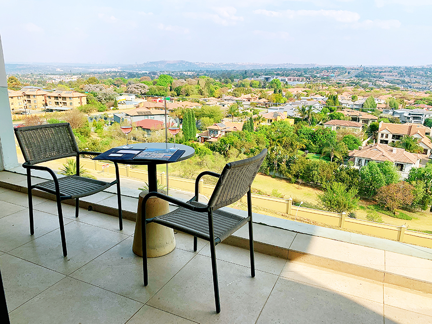 InnovativeZA's tweet photo. Newly renovated Luxury apartments at Blueberry Hill Hotel ▶️ https://t.co/dDxLW2BnwA
#localbusiness #roodepoort #johannesburg #sandton #overnightstay #accommodation #inroomdining #blueberrysunset #cocktail #tequilasunrise #pinacolada #finedining #sushilovers #sushi https://t.co/TXgCRlGN7T