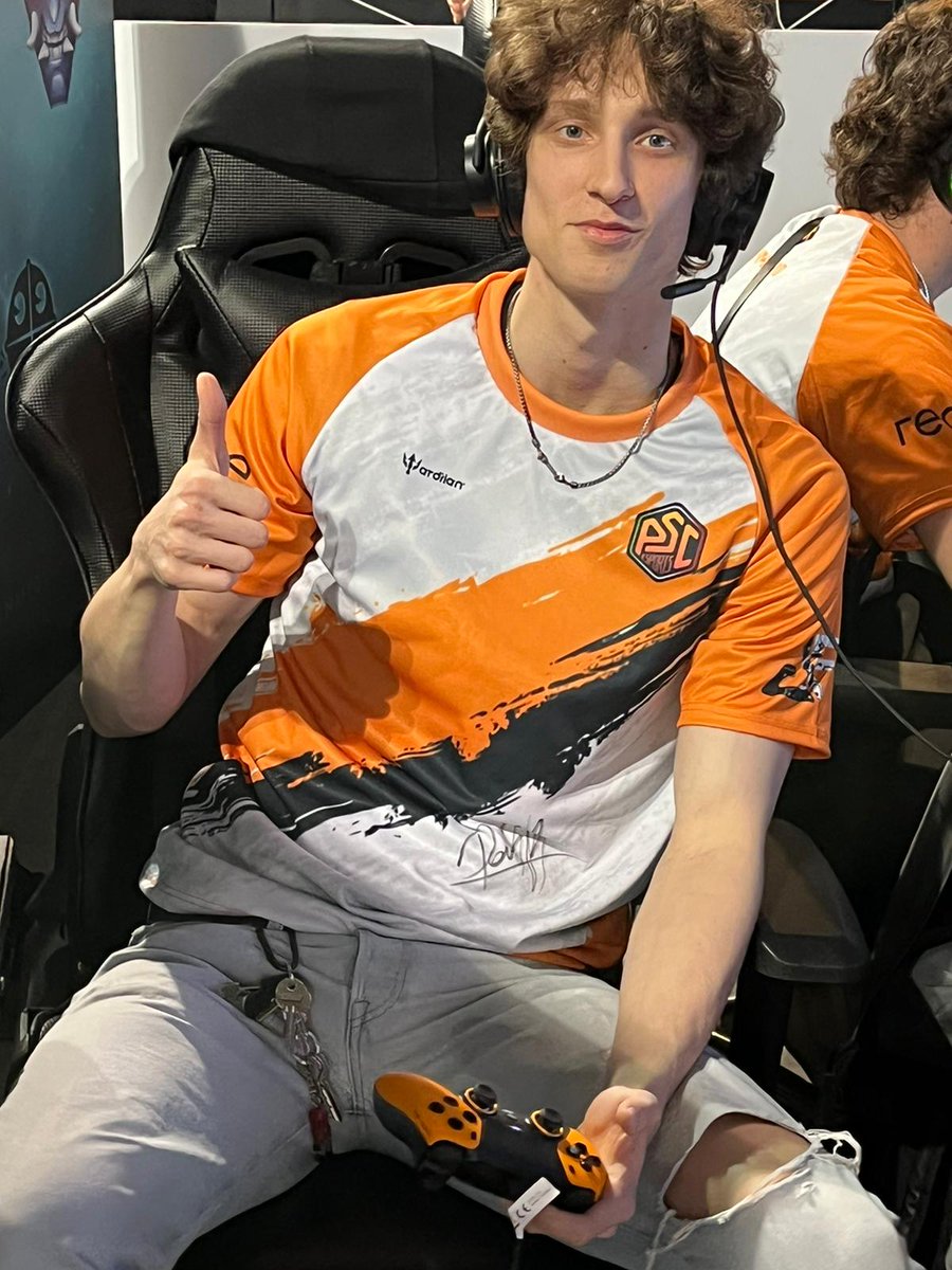 ArdilanCustom's tweet photo. Jersey eSports https://t.co/wIsWFgkOOM