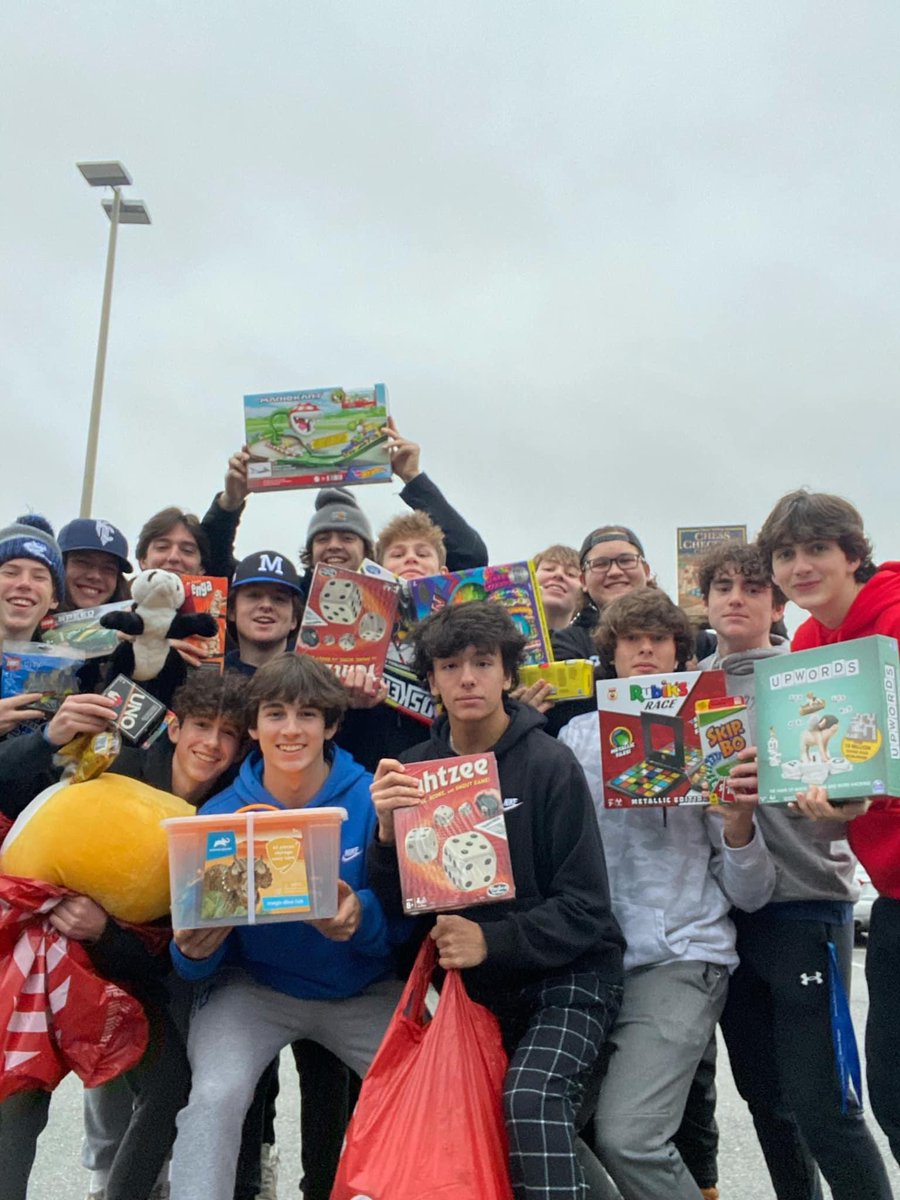 methuensports's tweet photo. Shout out to our @MHShockey7 team who went shopping last night for @debbiesTC Toy Drive! Way to go Boys! @MPS_MethuenHigh https://t.co/zhejONHZaN