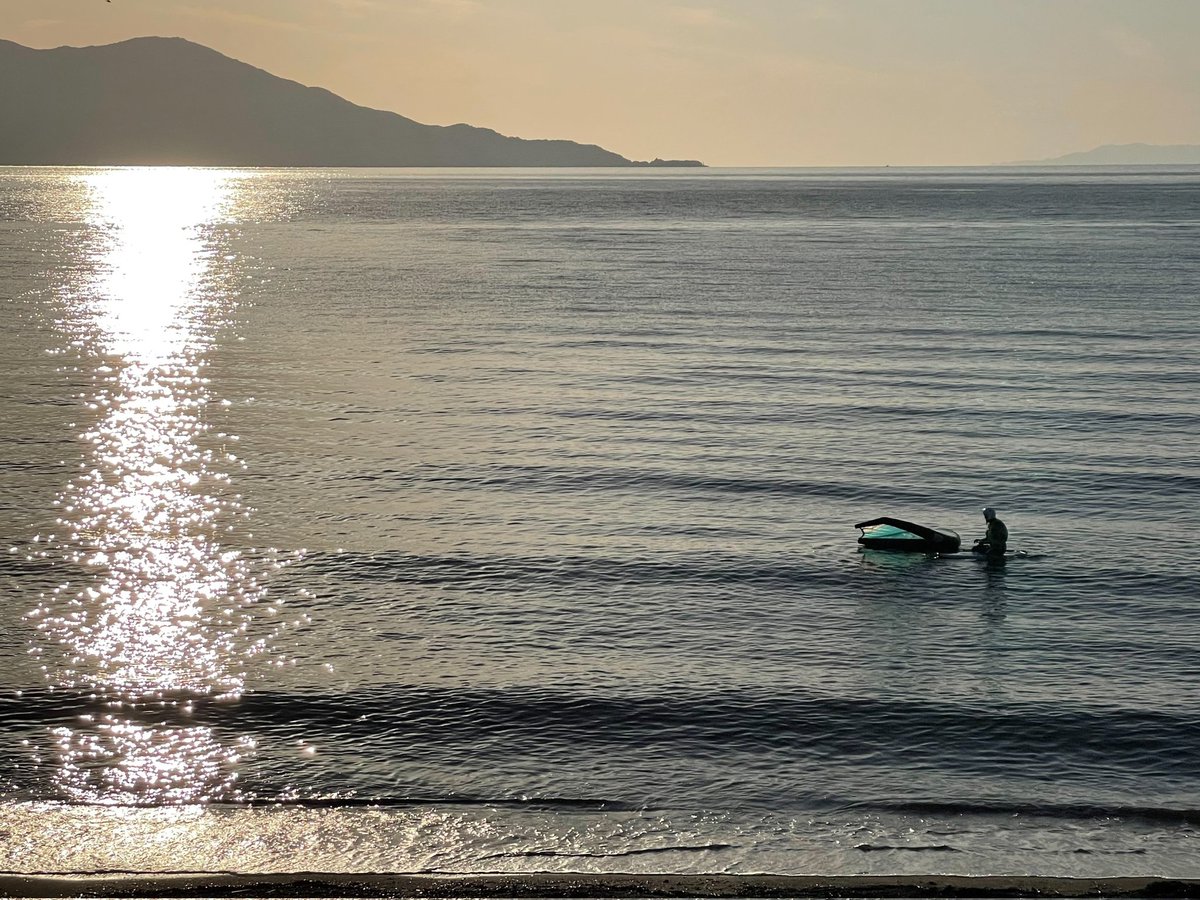 float_fuji_sup's tweet photo. 今日の自然✴️あたたかい光と風を感じながら、癒し時間🎵
#自然 #海 #絶景 #夕日 #風 #お写真ありがとうございます #鳥と #今日のキラキラ #透明度 #ocean #nature #wind #sunset #mtfuji #nspwingfoilboard #nspwing #float_fuji_sup #floatfujisupclub #birdlovers https://t.co/RsaEjquLhP