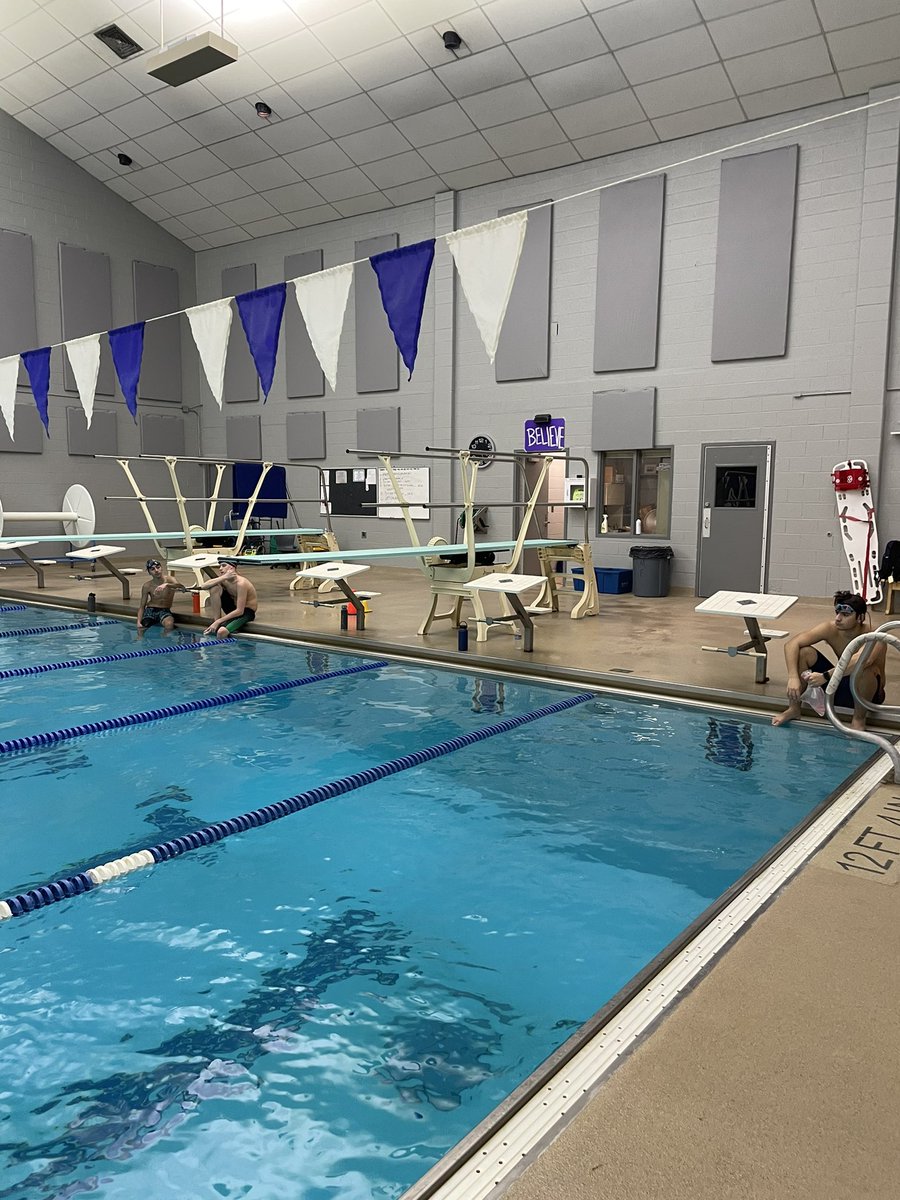BurlingtonSwim's tweet photo. Modified practice today (12/8). 3pm at the BHS weight room for dry land drills. https://t.co/U0P8NgveHV