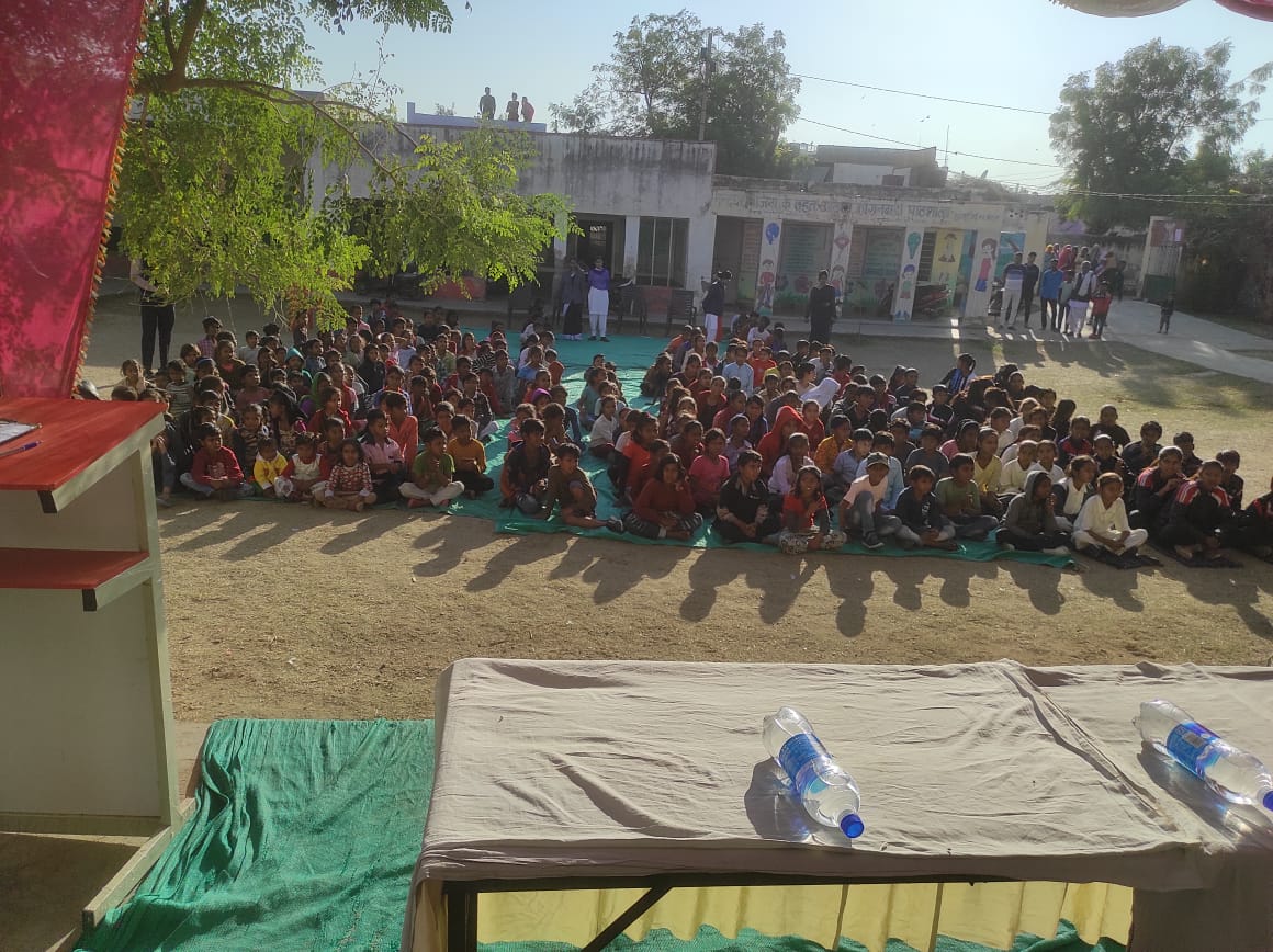CGST_ALWAR's tweet photo. In pursuance of Swachhta Action Plan, this office has installed an R.O. and Water Cooler in a Government School in Khudanpuri, Alwar, ensuring safe drinking water for children. This school is mainly for the children of weaker and marginal section of the society. https://t.co/pxdYlYhBAZ